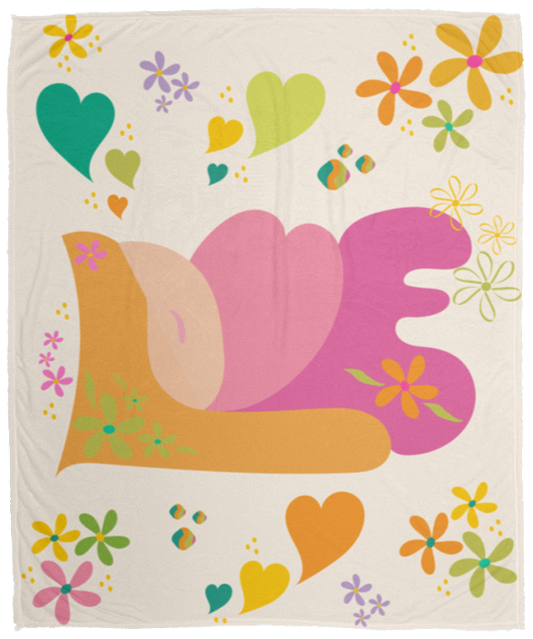 Colorful retro flower and heart fleece blanket with groovy vintage floral pattern and warm pastel tones